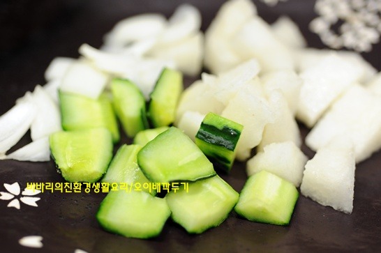 10분 완성 상큼한 오이배깍두기