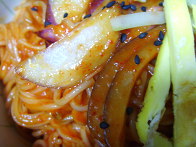 설날 이후의 매콤한 비빔국수