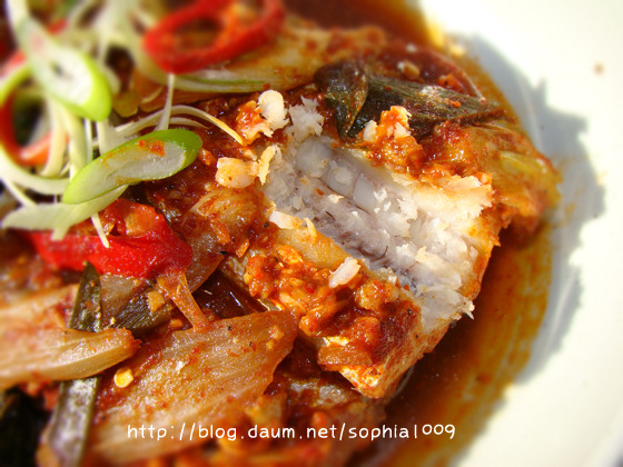 무넣고 뭉근히~ 조려낸 <엄마 손맛 나는 맛깔난 갈치 조림..>^^