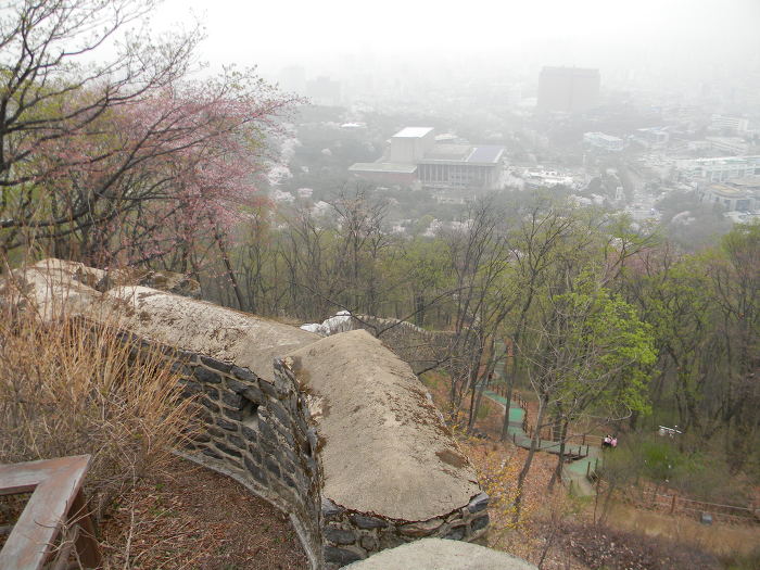 서울의 포근한 뒷동산, 남산 (한국인의 미소, 남산 산책로, 근래 개방된 한양도성 남산약수터 주변 구간)