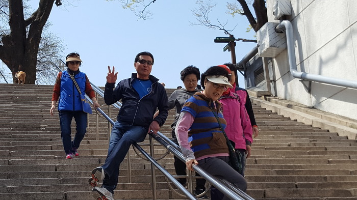 중구회현센타 스트레칭회원과함께 남산 꽃길을 걷다.