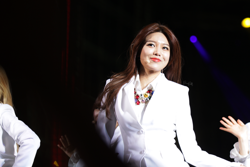 [PIC][22-03-2014]SNSD xuất phát đi Việt Nam để tham dự "2014 HEC KOREA FESTIVAL in Viet Nam" vào sáng nay - Page 9 27357E465333131C01CAB1