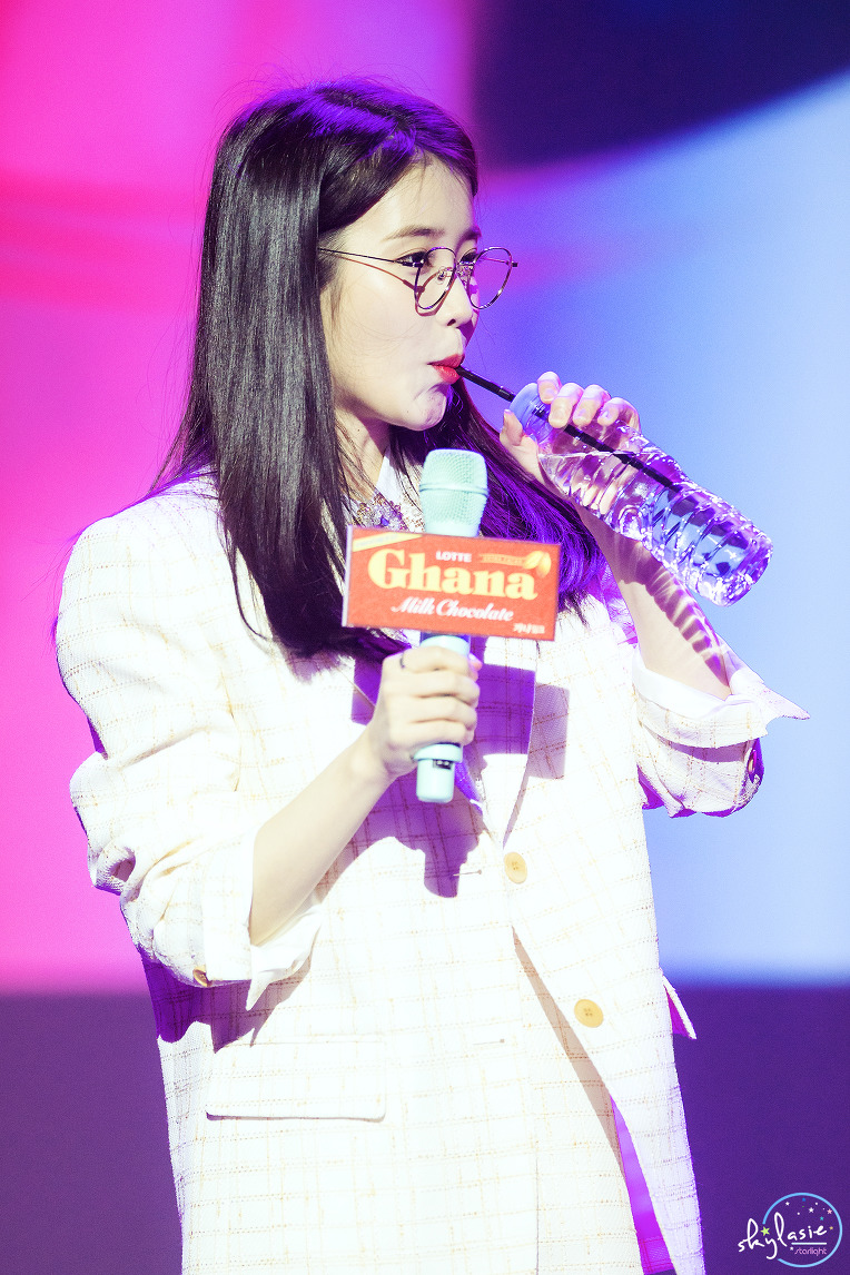 아이유 - 190302 가나 팬미팅