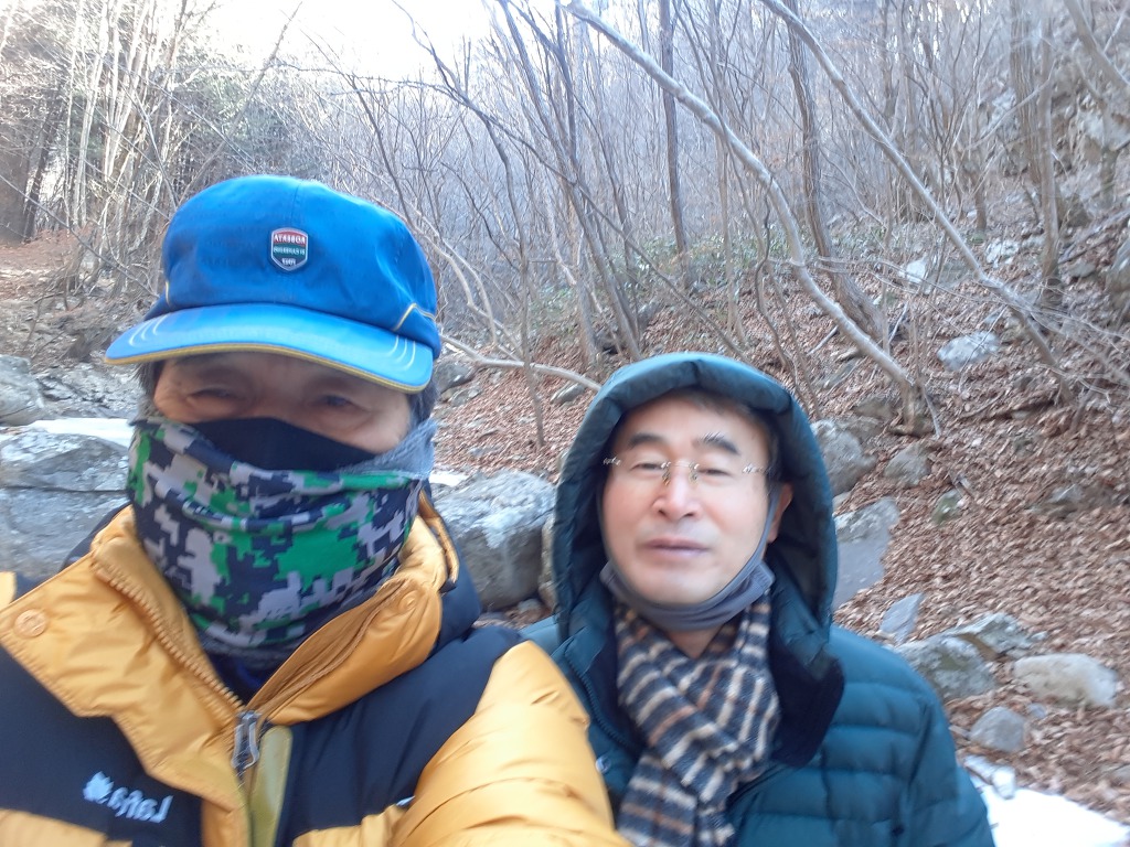  친구와  초암사  길 
