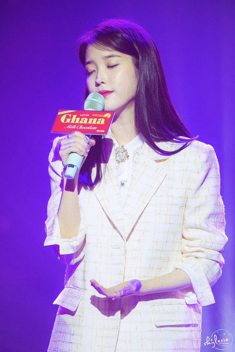 아이유 - 190302 가나 팬미팅
